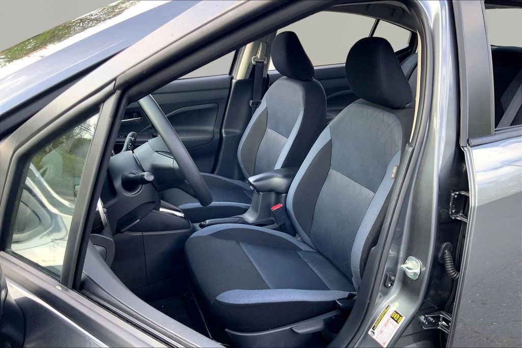 Used 2025 Nissan Versa SV image 15