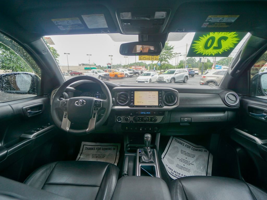 Used 2020 Toyota Tacoma Limited image 2