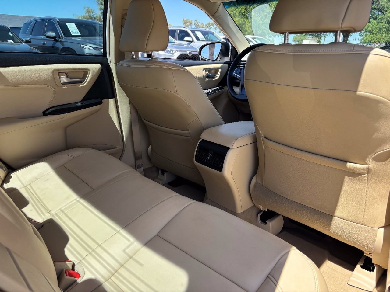 Used 2015 Toyota Camry XLE FWD image 11