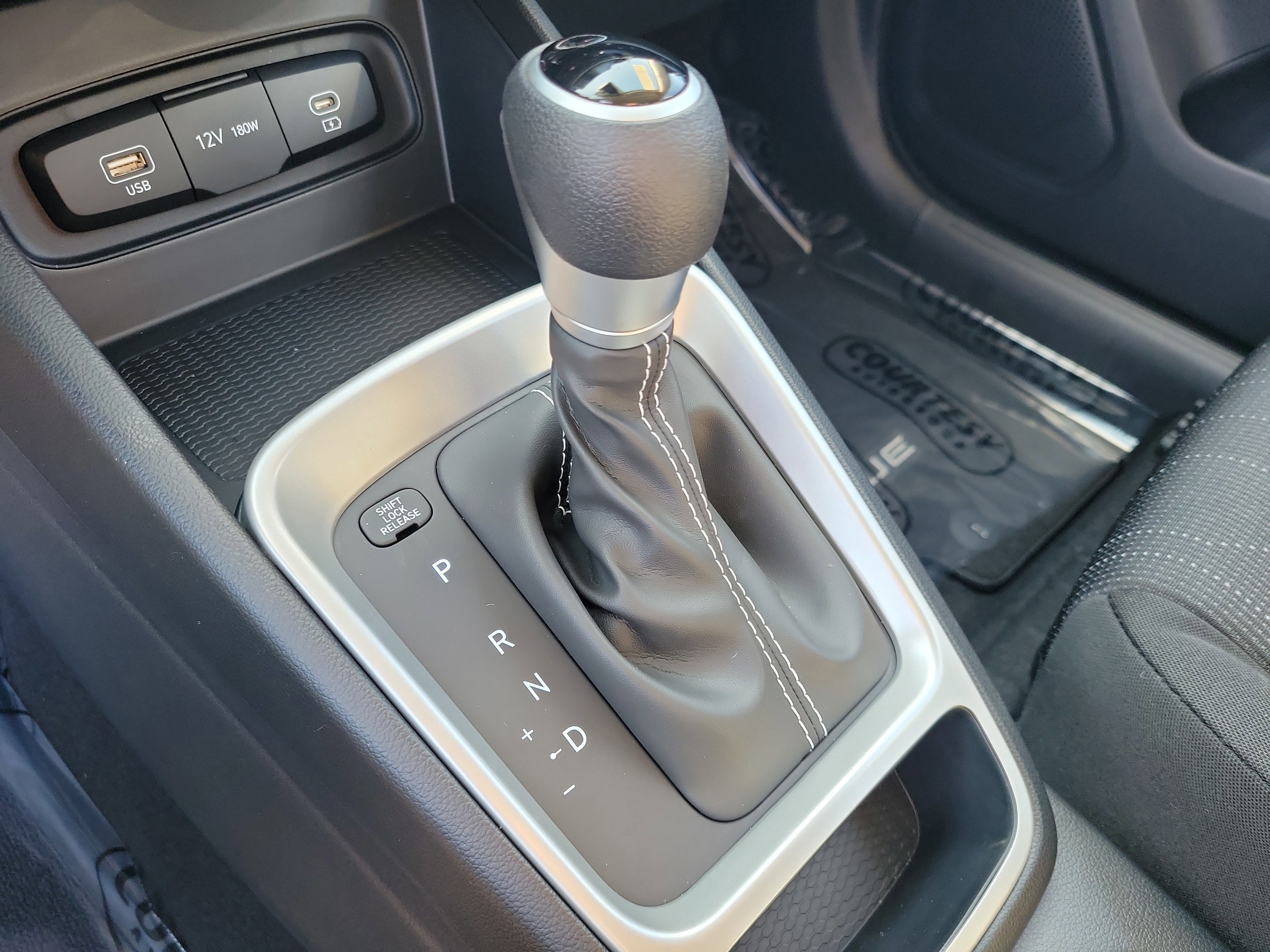 New 2026 Hyundai Venue SE image 29