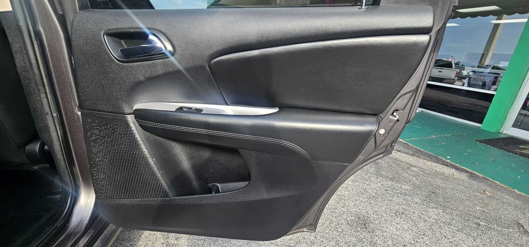 Used 2019 Dodge Journey SE w/ Blacktop Package FWD image 24