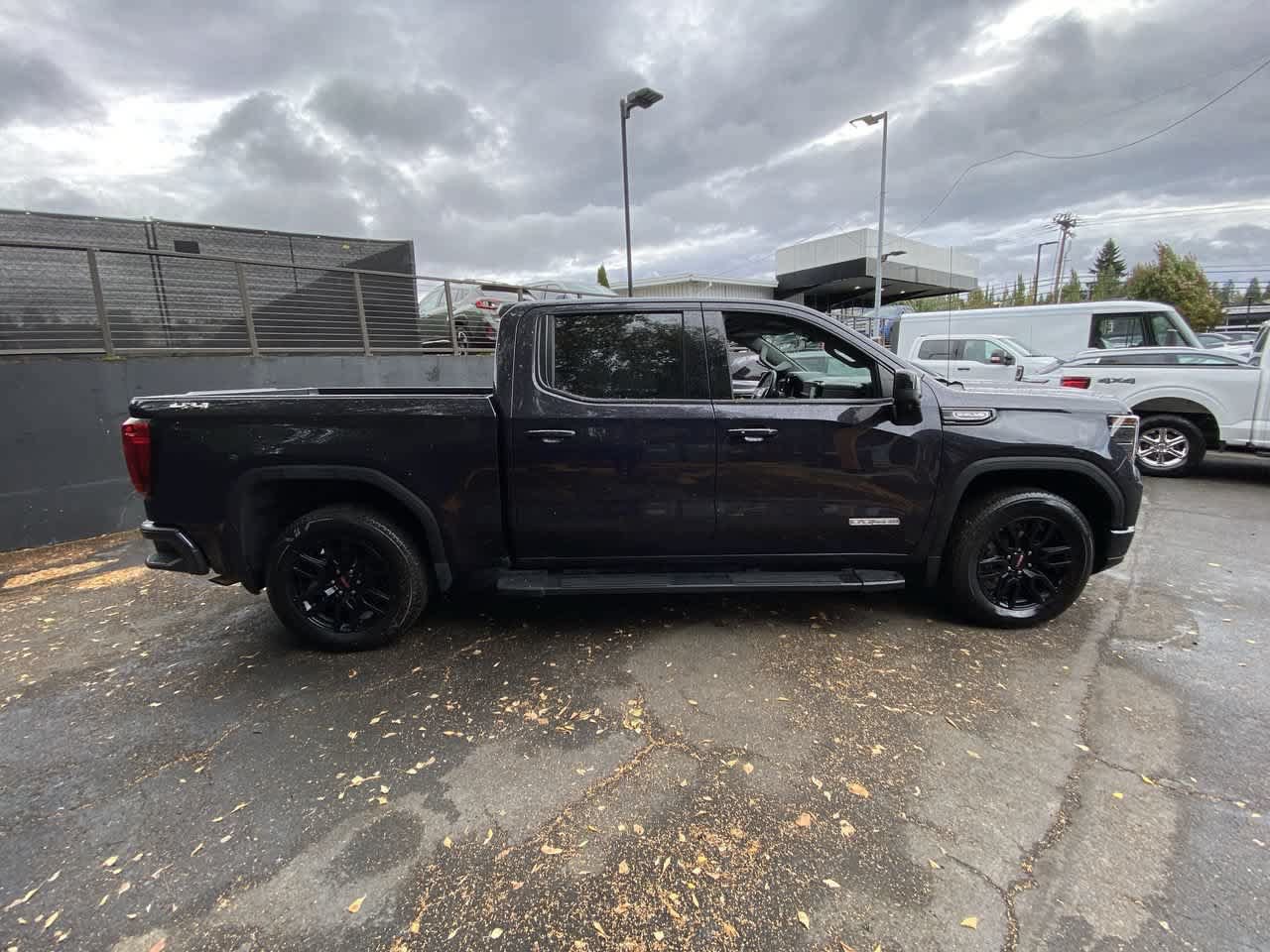 Used 2025 GMC Sierra 1500 Elevation w/ Elevation Premium Package AWD/4WD image 7