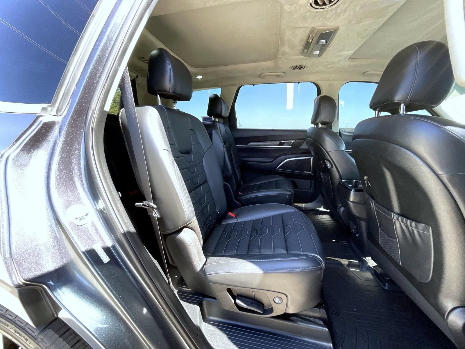 Used 2020 Kia Telluride SX w/ SX Prestige Package AWD/4WD image 19