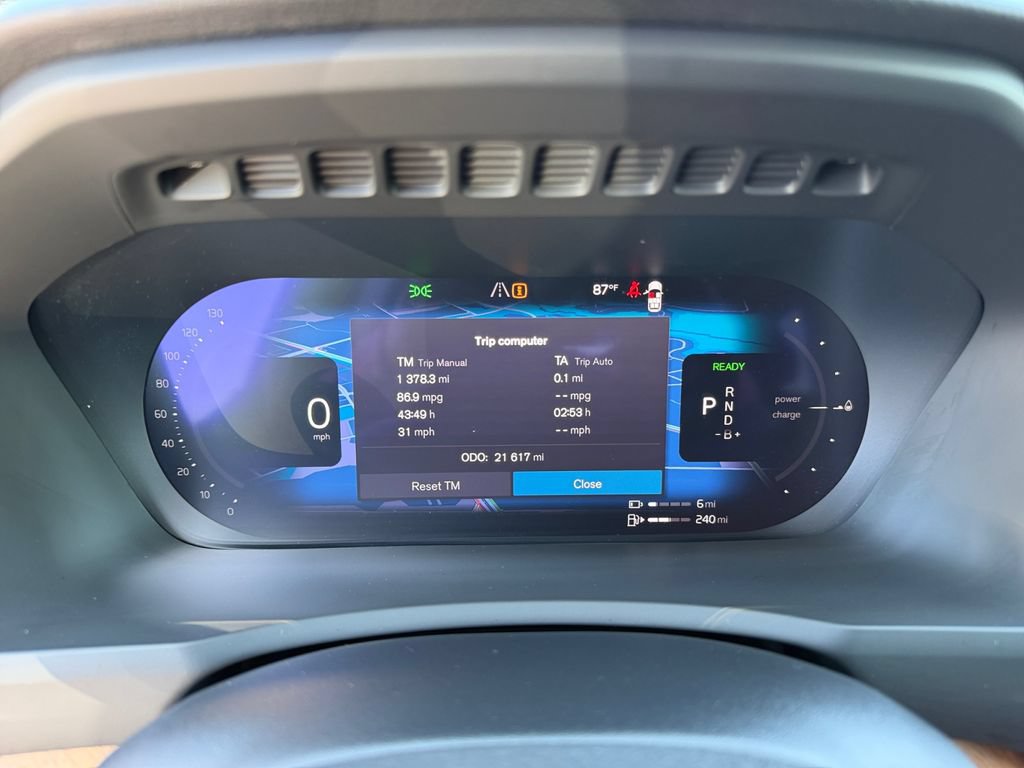 Certified 2025 Volvo XC90 T8 Plus AWD/4WD image 26