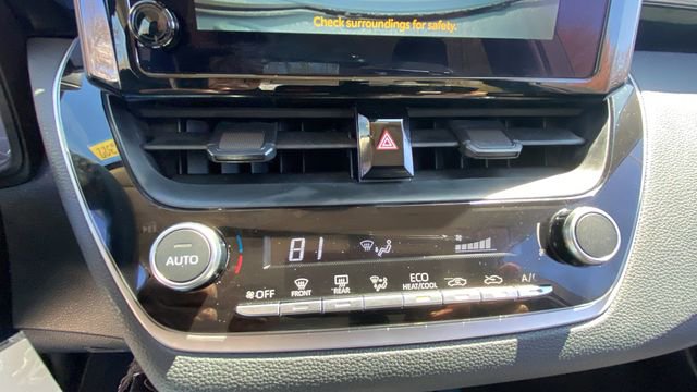 Used 2025 Toyota Corolla LE FWD image 27