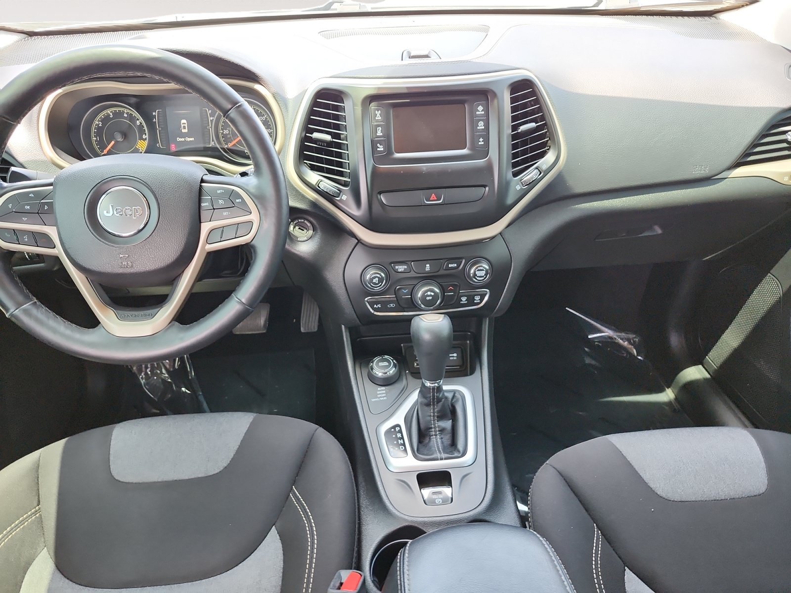 Used 2018 Jeep Cherokee Sport AWD/4WD image 15