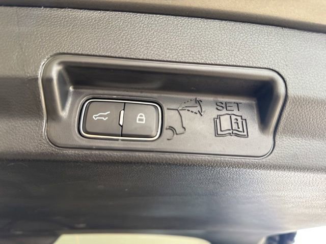 Used 2025 Ford Explorer ST-Line w/ ST-Line Street Pack image 37