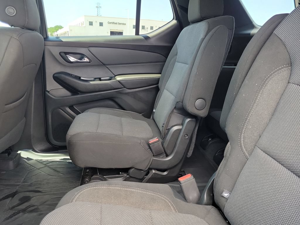Certified 2023 Chevrolet Traverse LT FWD image 11