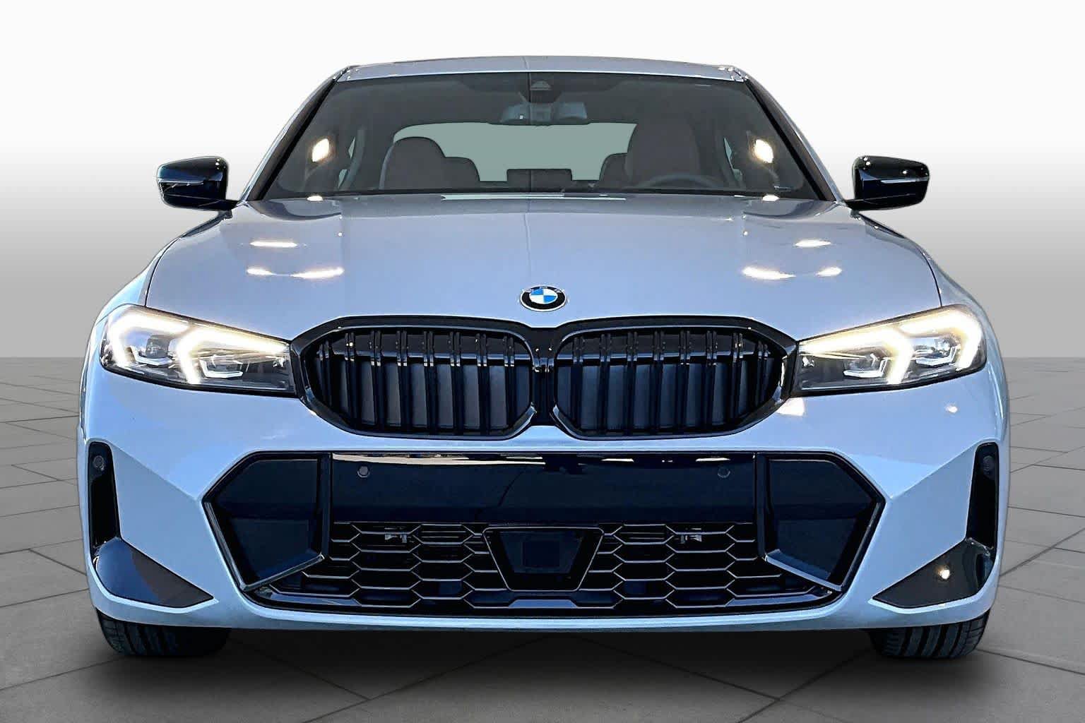 New 2026 BMW 330i Sedan w/ M Sport Package RWD image 3