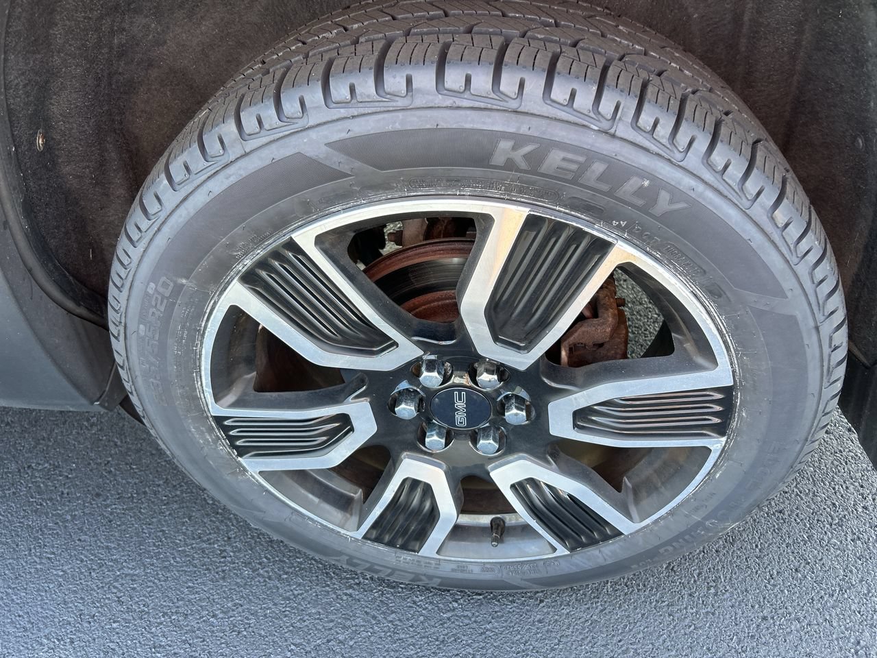 Used 2021 GMC Acadia SLT w/ Elevation Edition AWD/4WD image 9