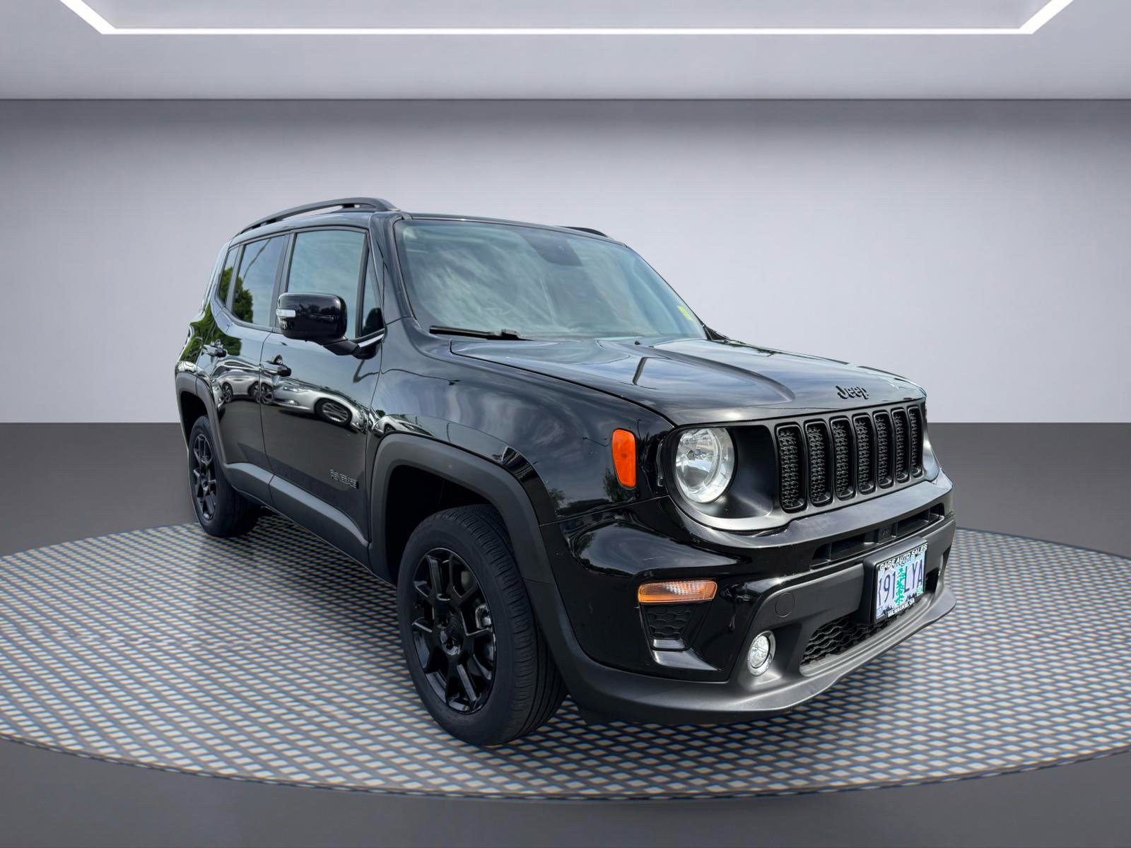 Used 2019 Jeep Renegade Altitude w/ UConnect 8.4 Nav Group AWD/4WD image 9