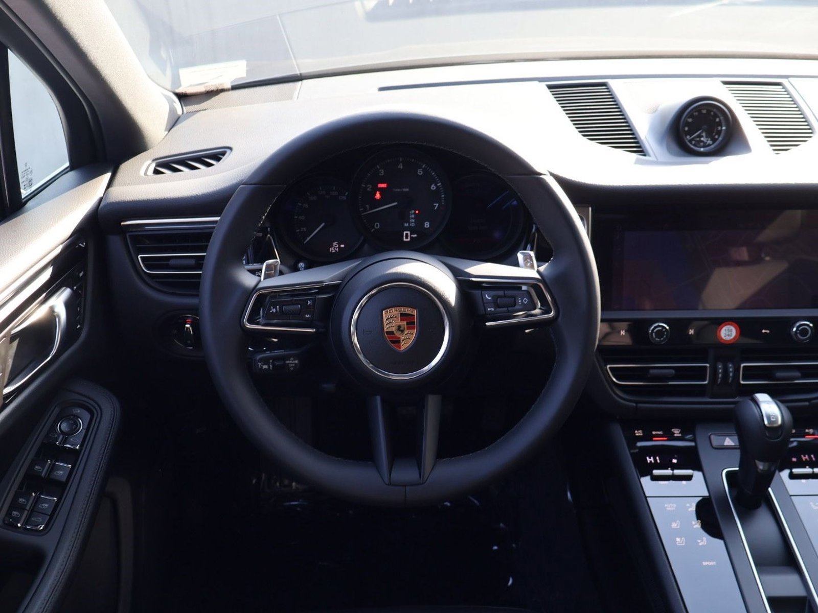New 2026 Porsche Macan AWD/4WD image 13