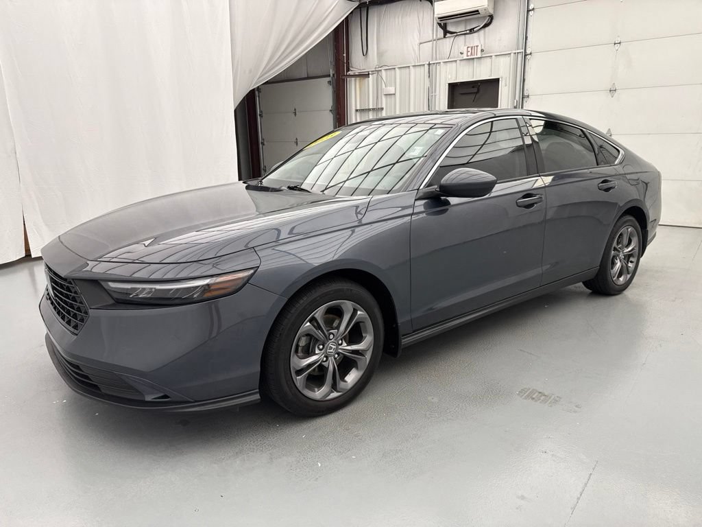 Used 2023 Honda Accord EX image 3