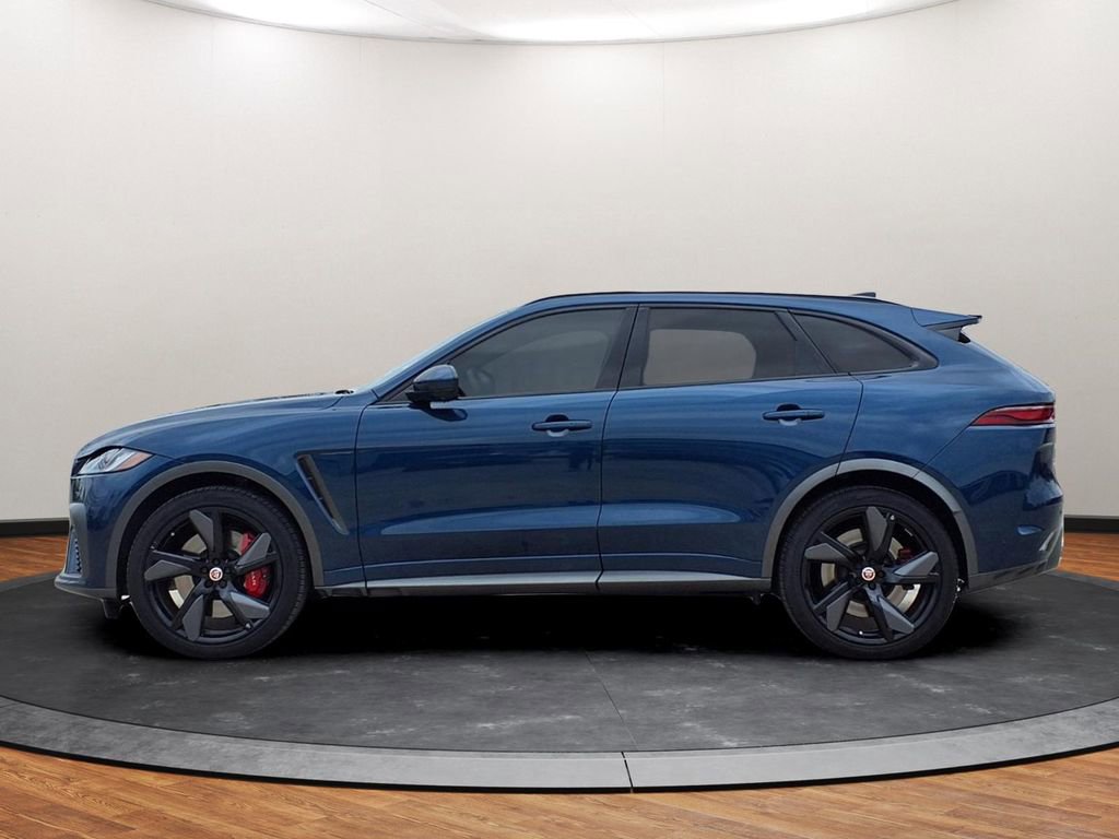 Used 2021 Jaguar F-PACE SVR image 14
