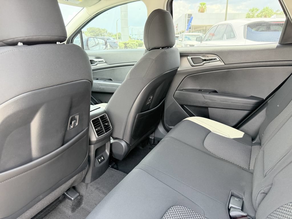 New 2027 Kia Sportage S FWD image 19