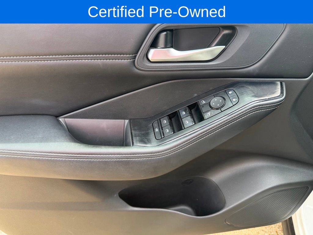 Certified 2023 Nissan Rogue SV w/ SV Premium B Package FWD image 11