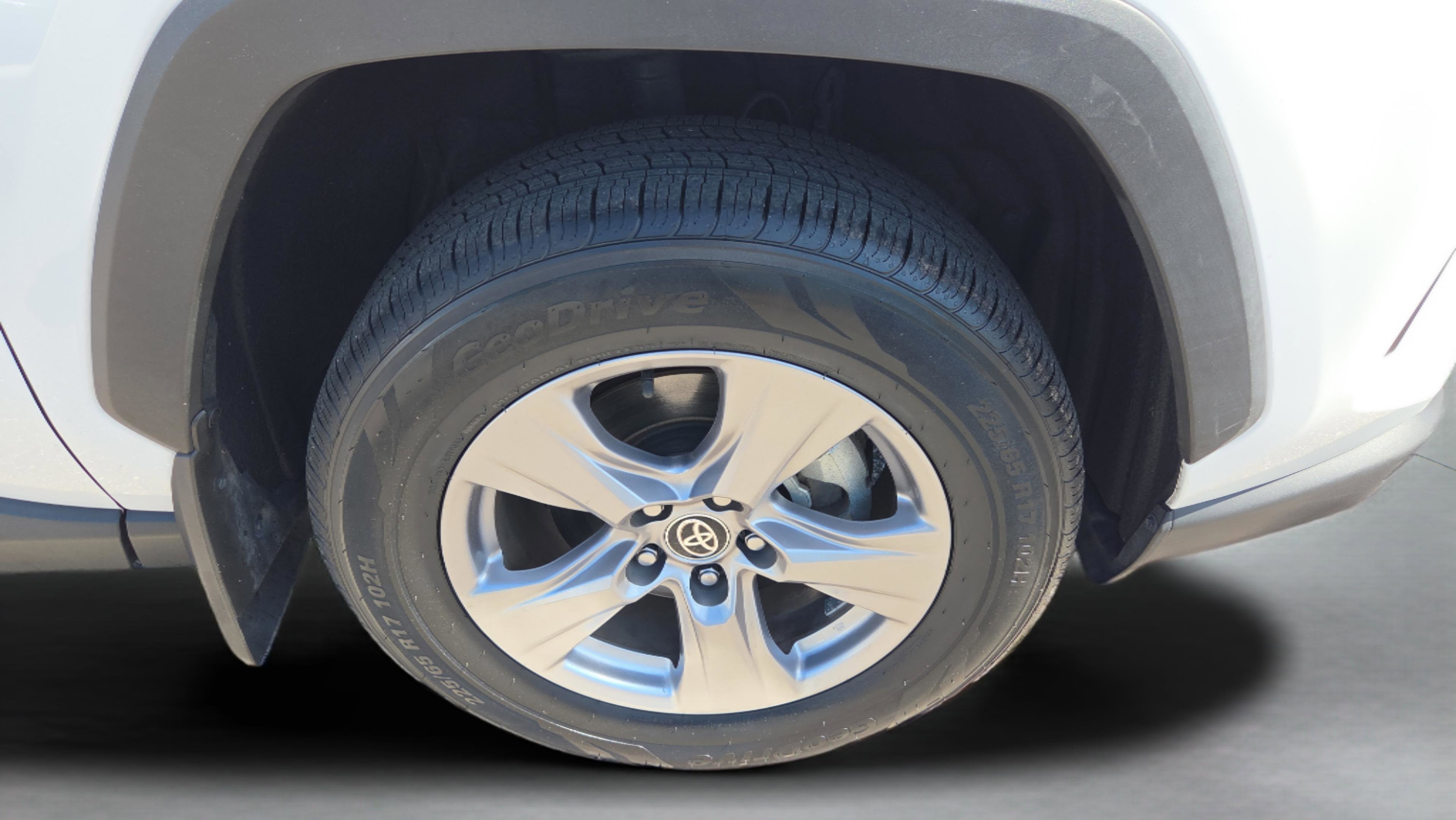 Certified 2024 Toyota RAV4 XLE w/ Convenience Package FWD image 34