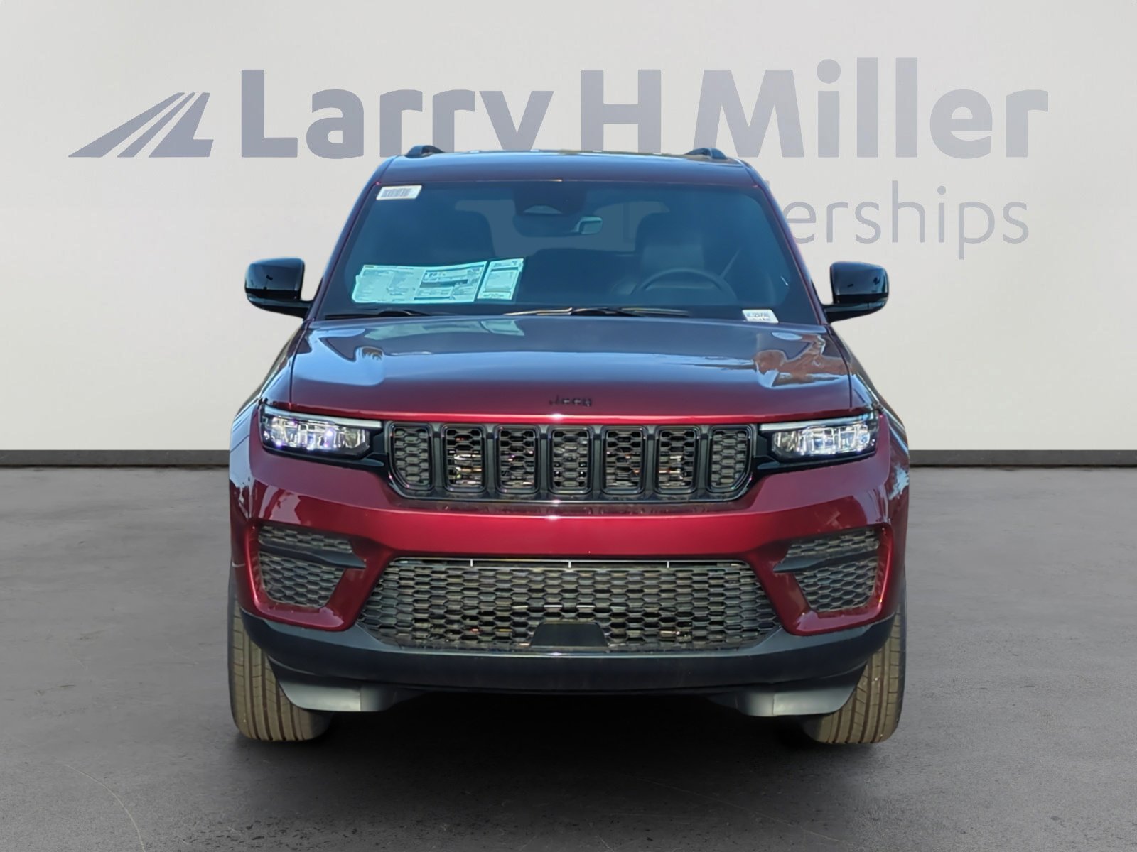 New 2025 Jeep Grand Cherokee Altitude image 8