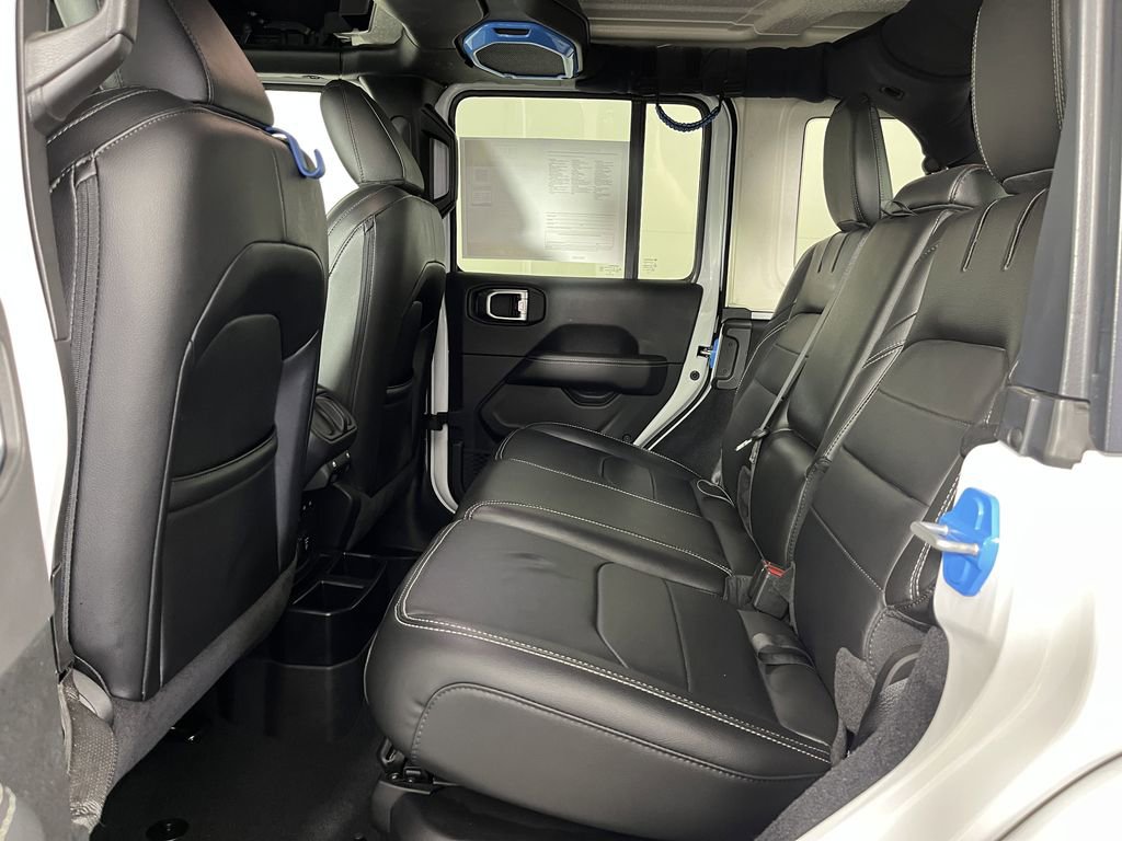 Used 2022 Jeep Wrangler Unlimited Sahara image 13