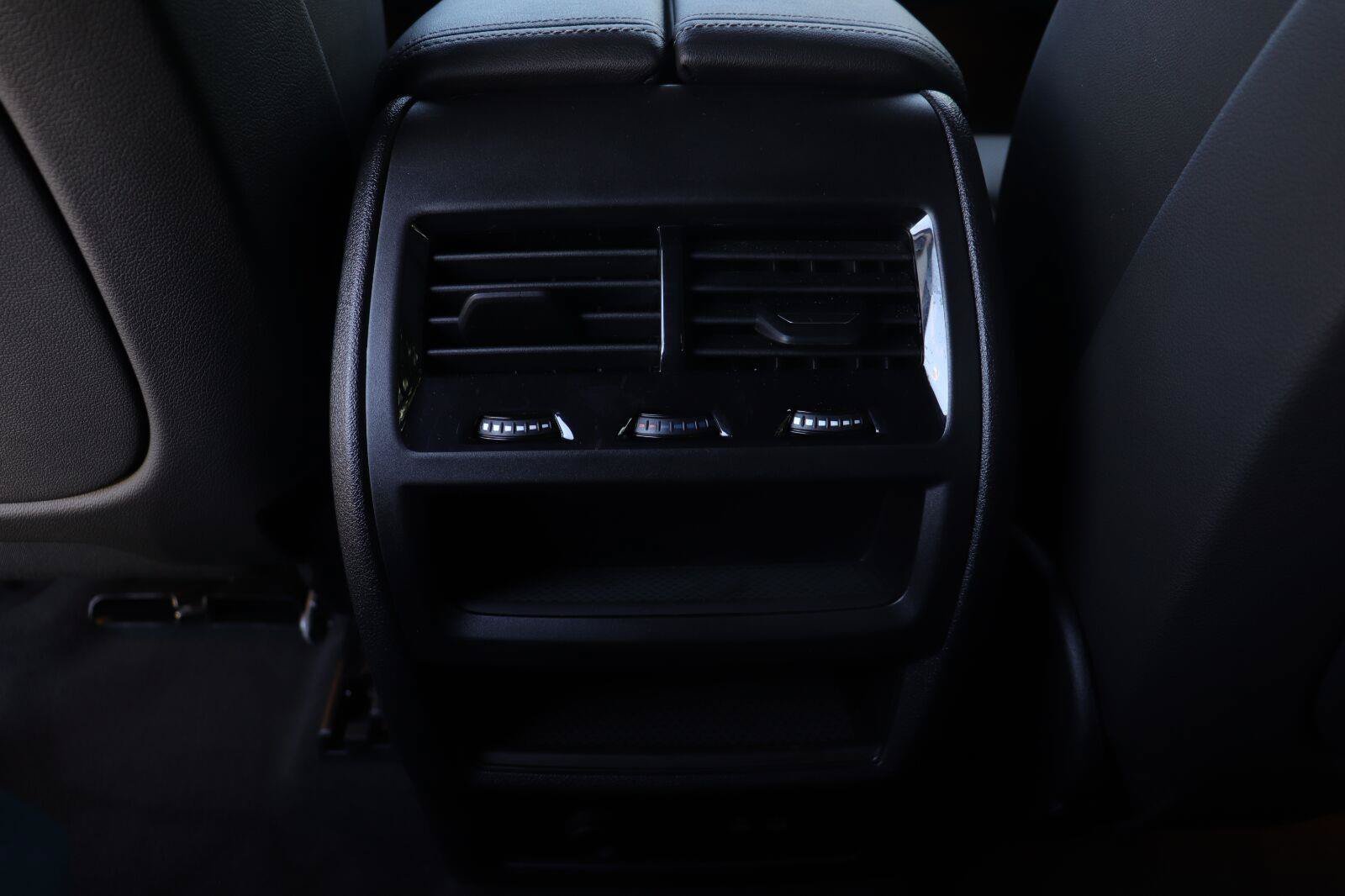 Used 2024 BMW X5 sDrive40i w/ Premium Package RWD image 23