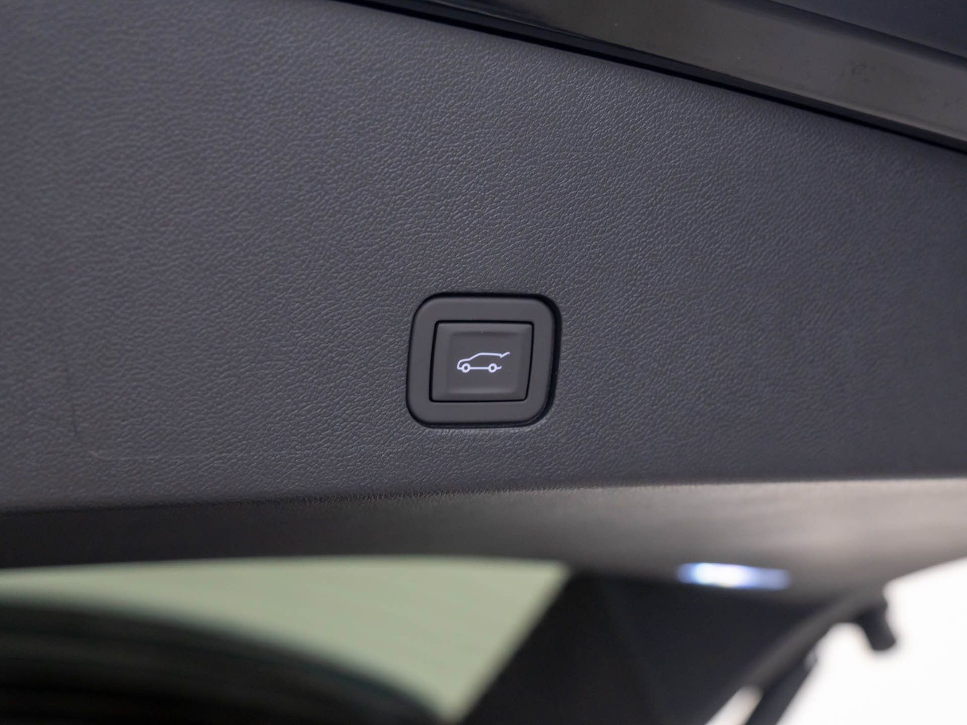 New 2025 Cadillac XT6 Sport image 21