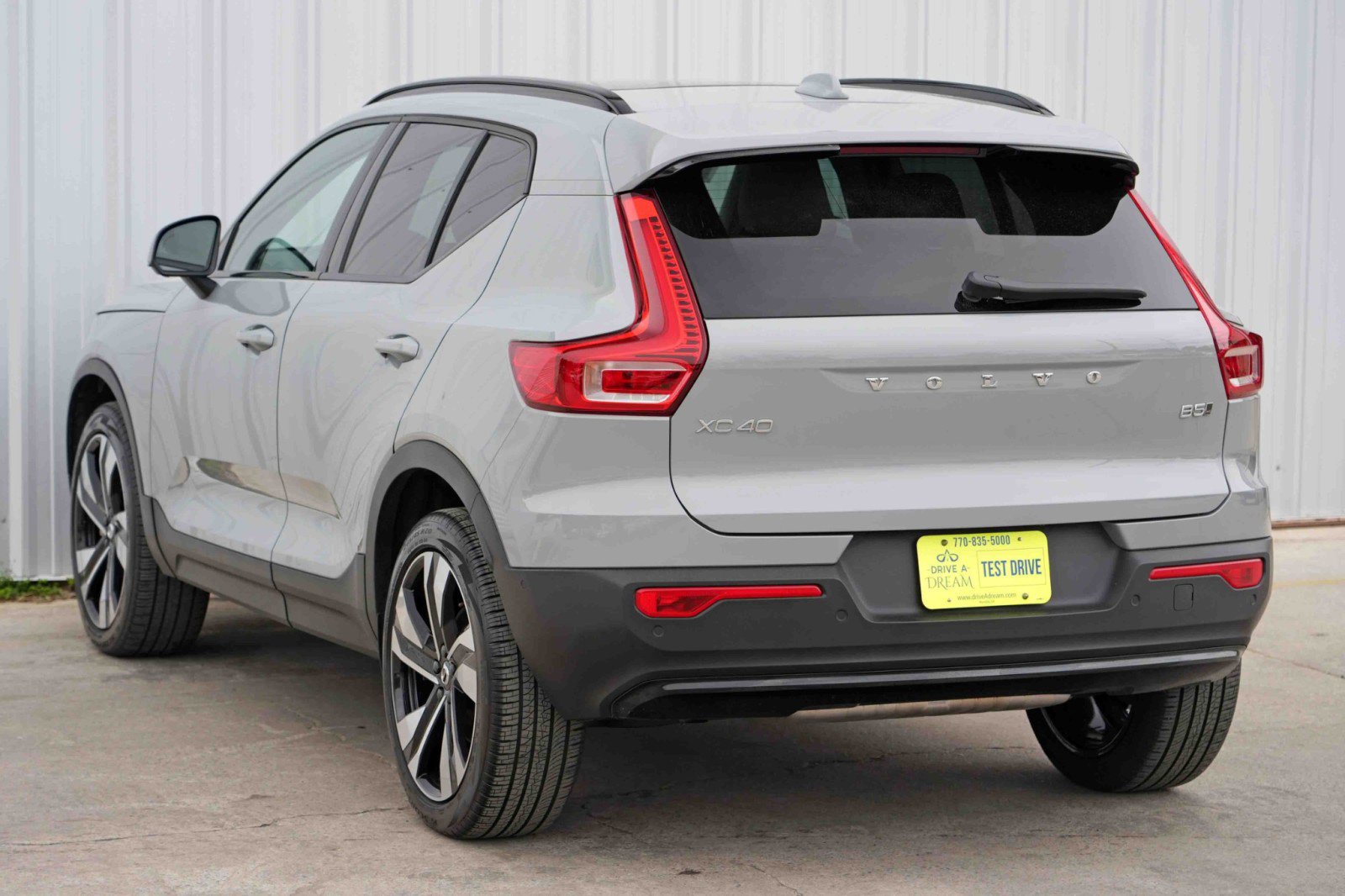 Used 2024 Volvo XC40 B5 Ultimate w/ Protection Package Premier image 53