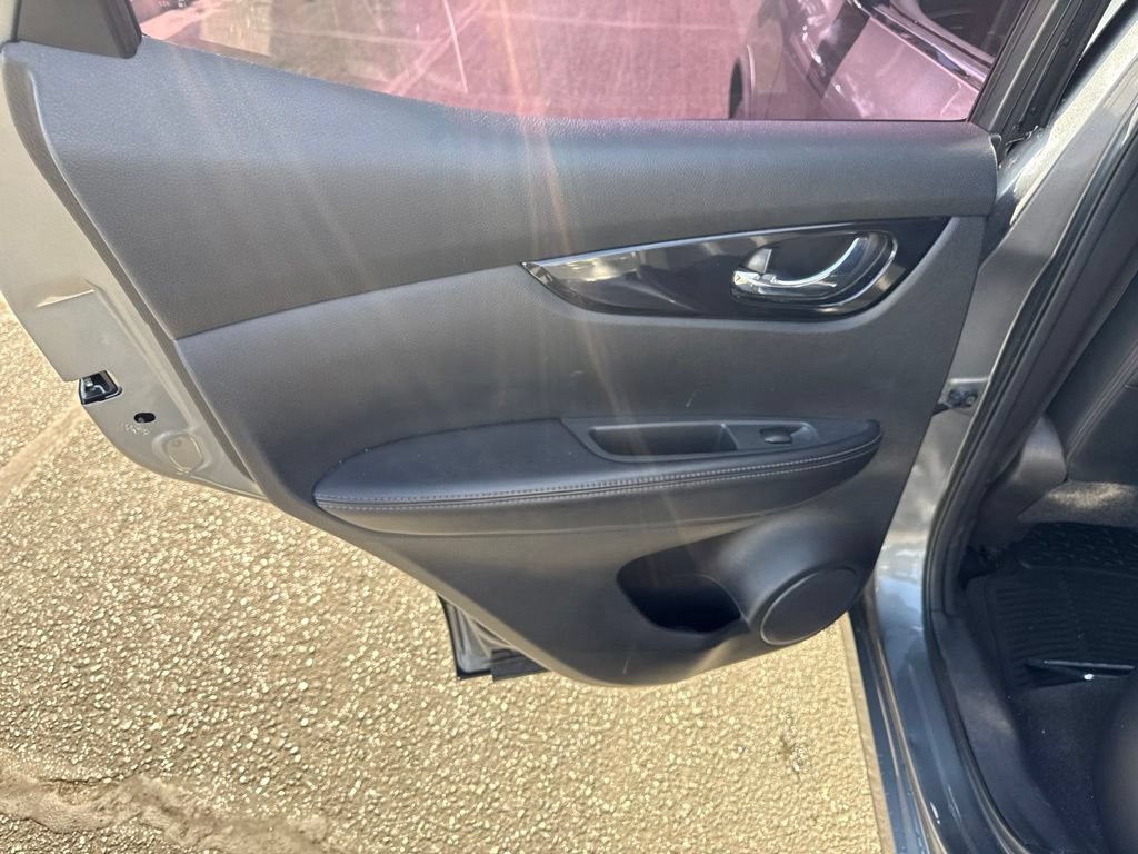 Used 2018 Nissan Rogue Sport SL FWD image 21