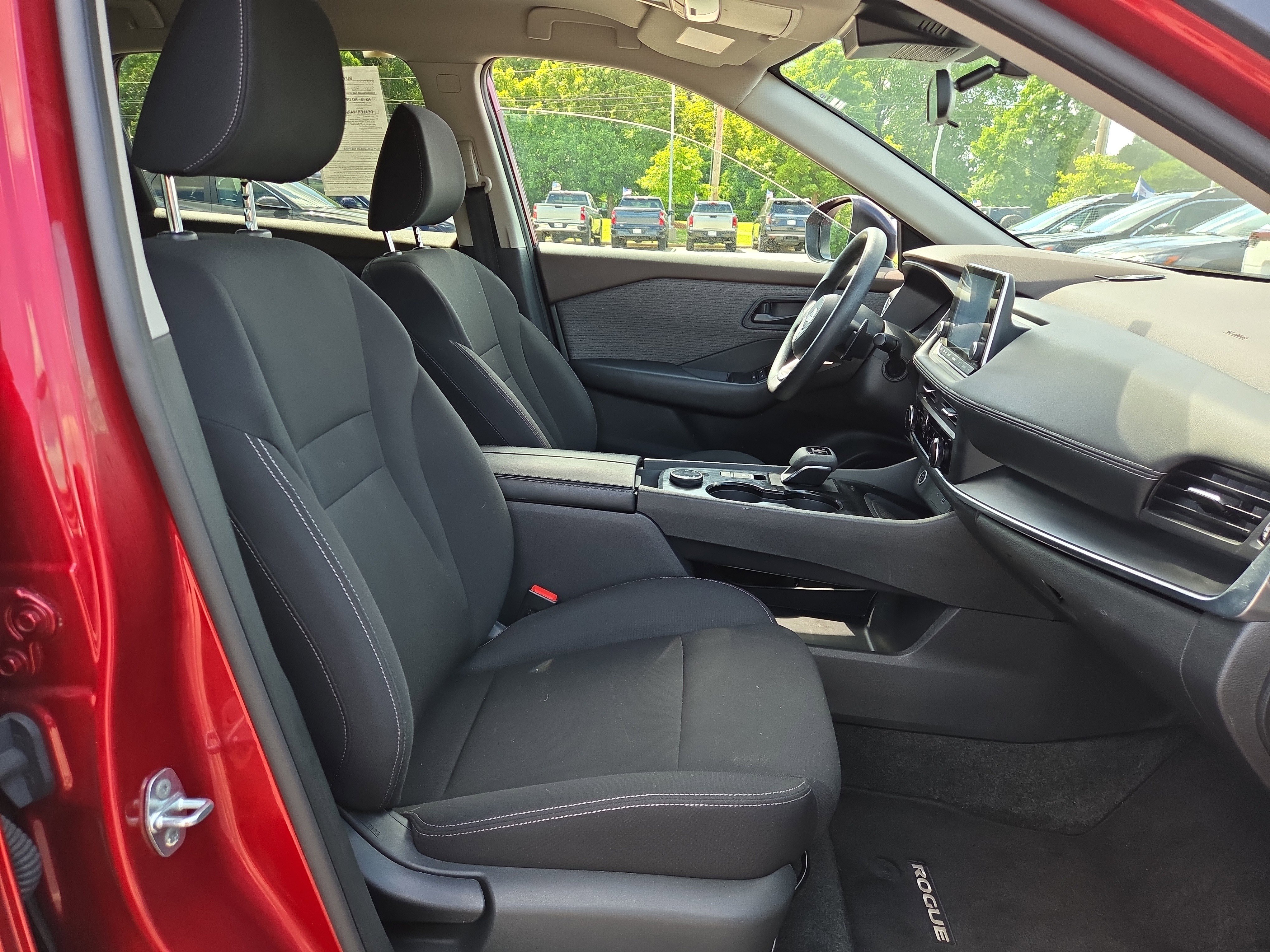 Used 2023 Nissan Rogue S AWD/4WD image 15