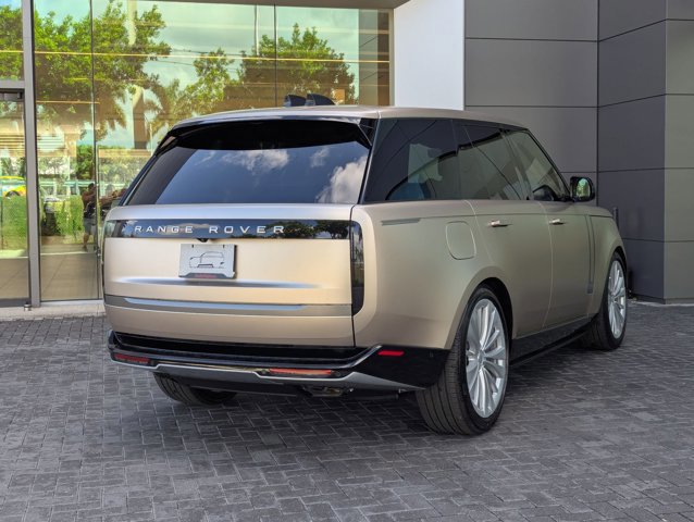 New 2025 Land Rover Range Rover SE image 2
