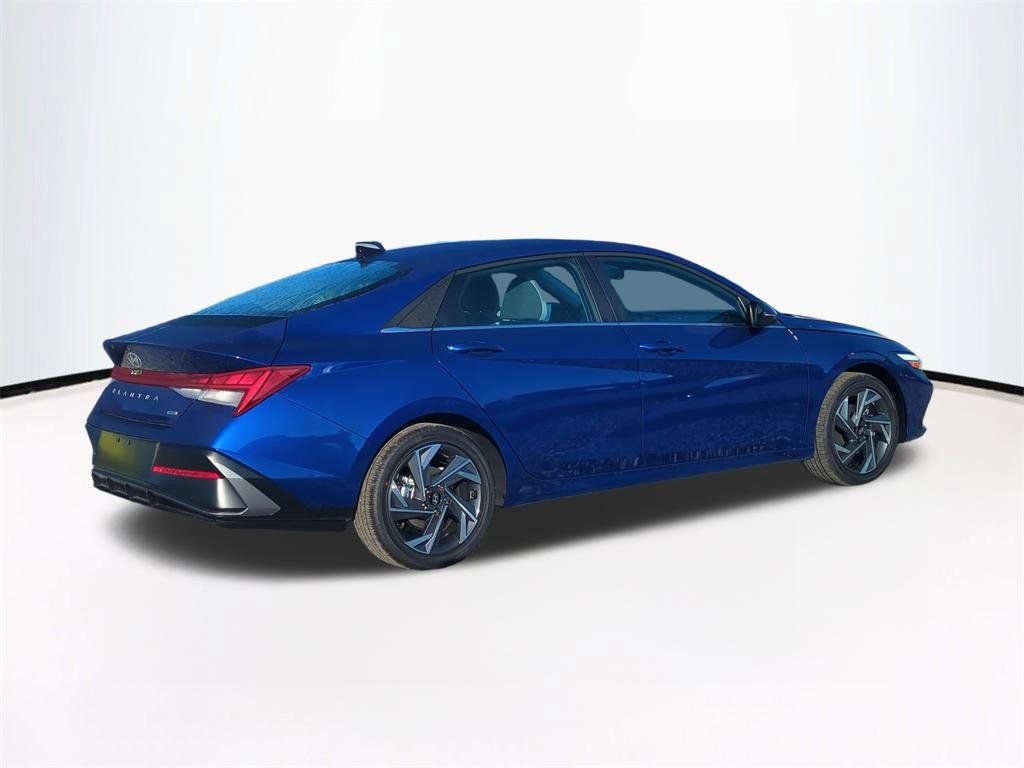 New 2026 Hyundai Elantra Limited image 5