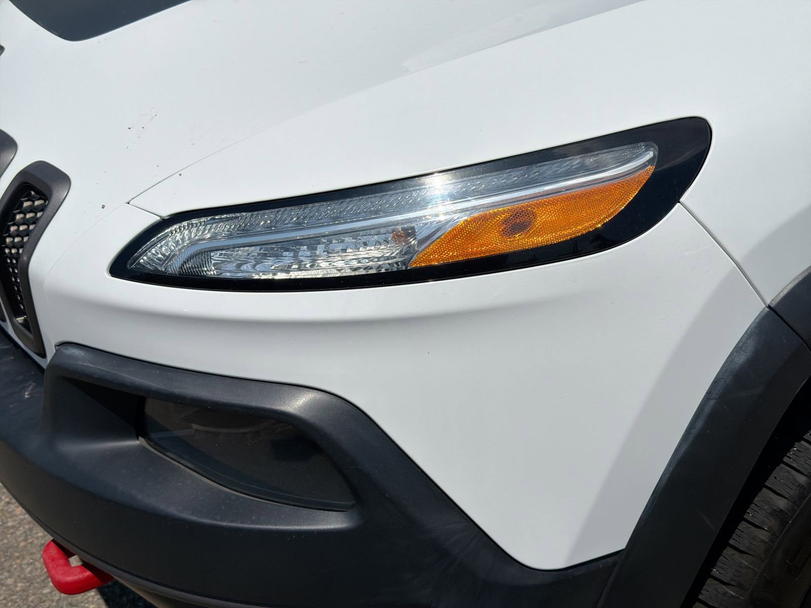 Used 2015 Jeep Cherokee Trailhawk w/ Cold Weather Group AWD/4WD image 15