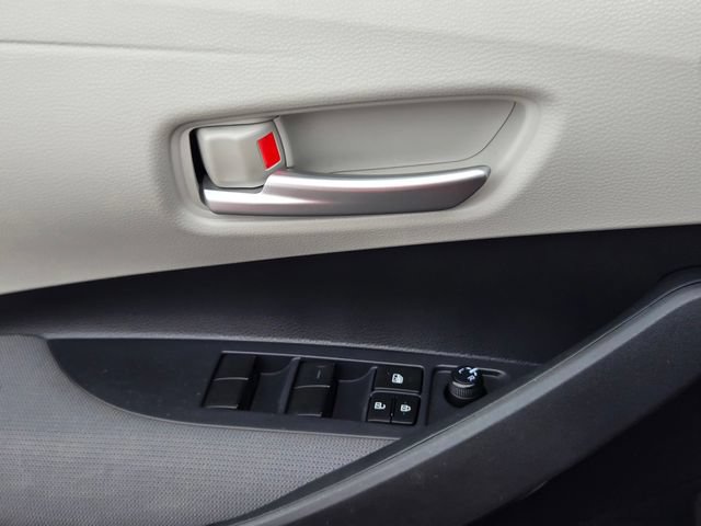 Used 2021 Toyota Corolla LE w/ Carpet Mat Package (TMS) FWD image 16