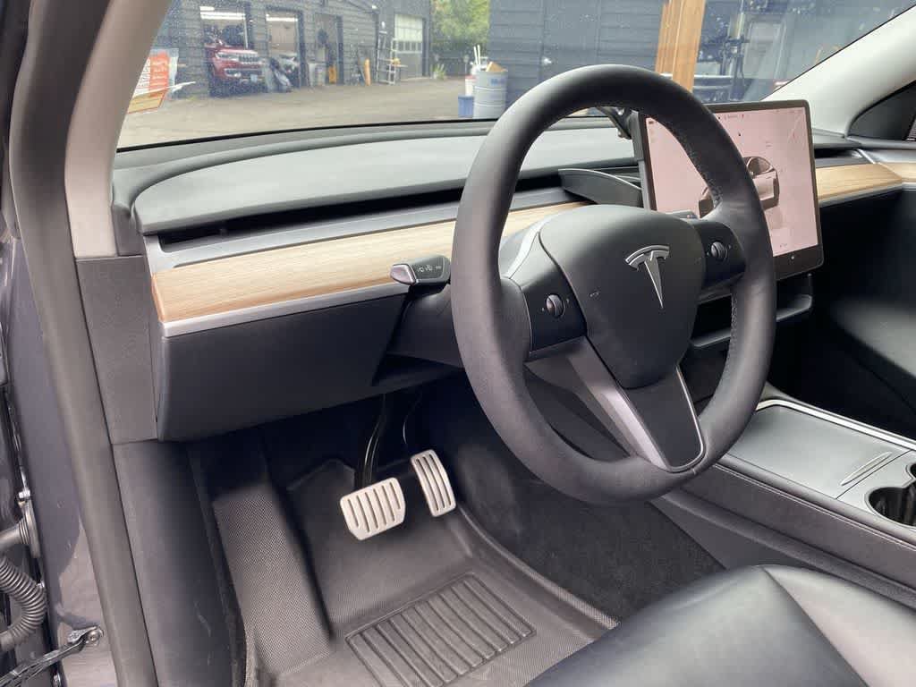Used 2023 Tesla Model Y Performance AWD/4WD image 2