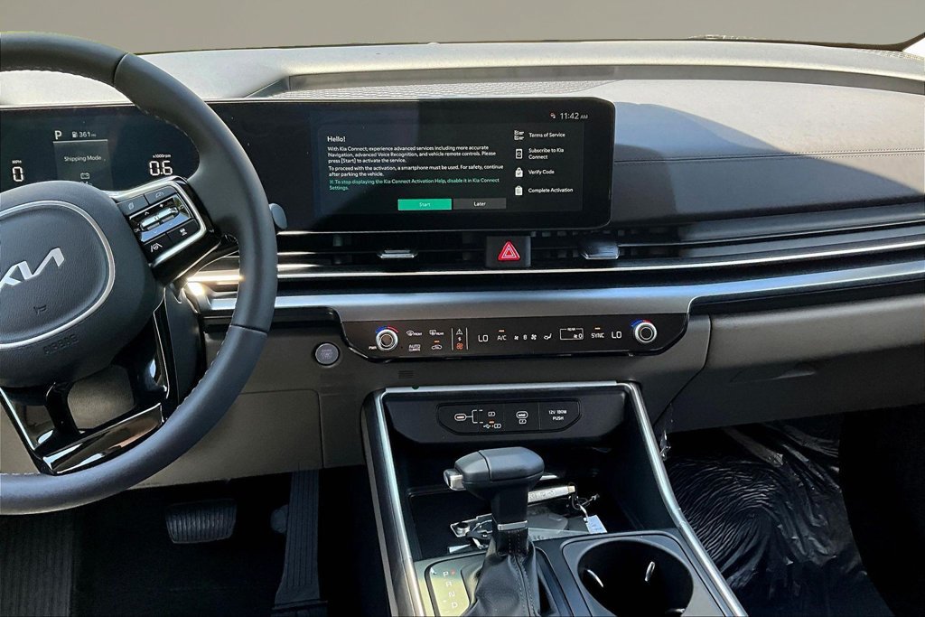 New 2026 Kia Carnival FWD image 6