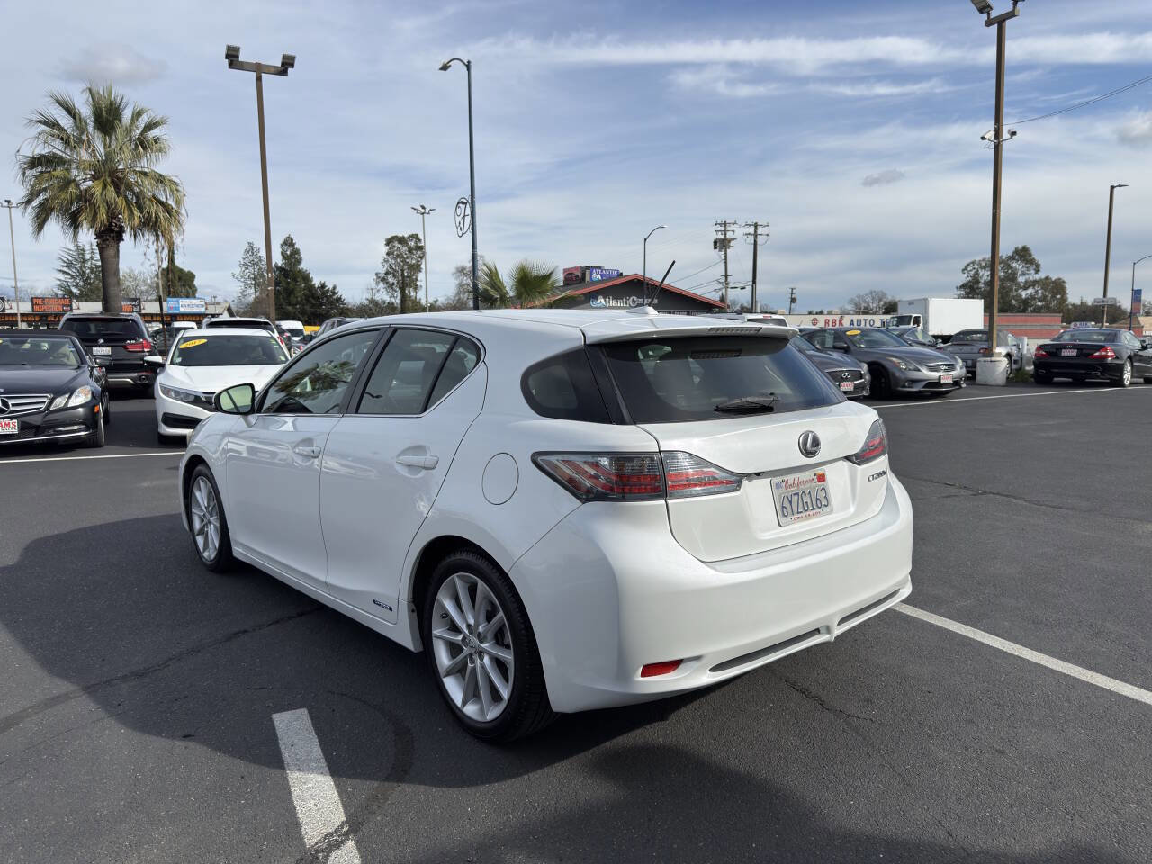 Used 2013 Lexus CT 200h w/ Premium Pkg w/Navigation FWD image 5