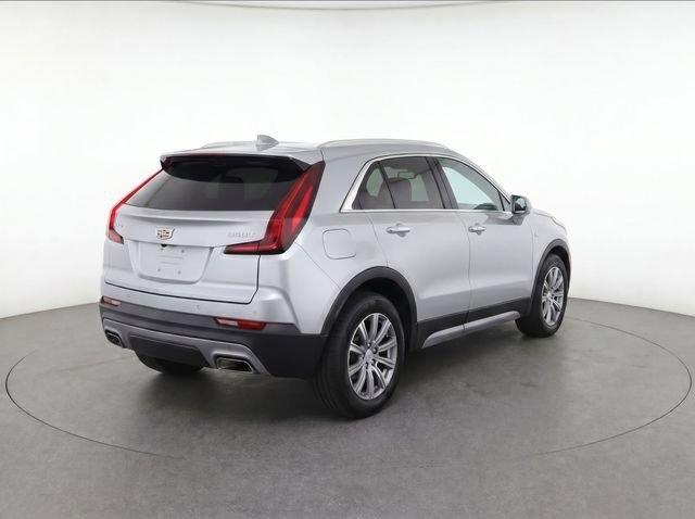 Used 2023 Cadillac XT4 Premium Luxury w/ Cold Weather Package FWD image 4