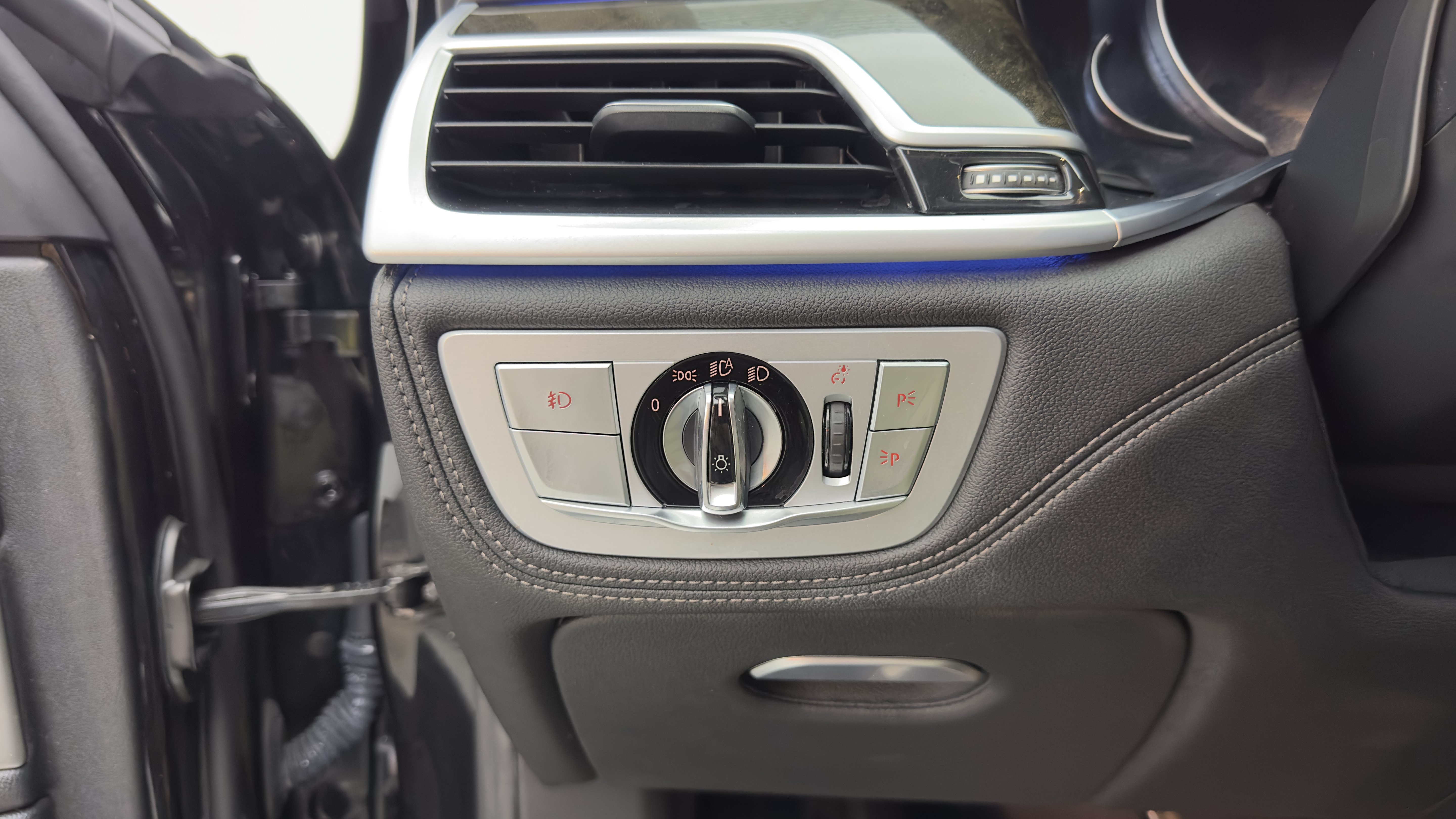 Used 2018 BMW 740i RWD image 21