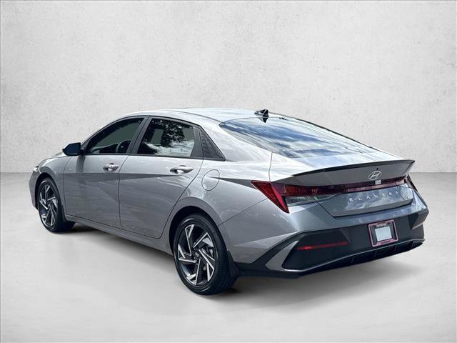 Certified 2025 Hyundai Elantra SEL image 9