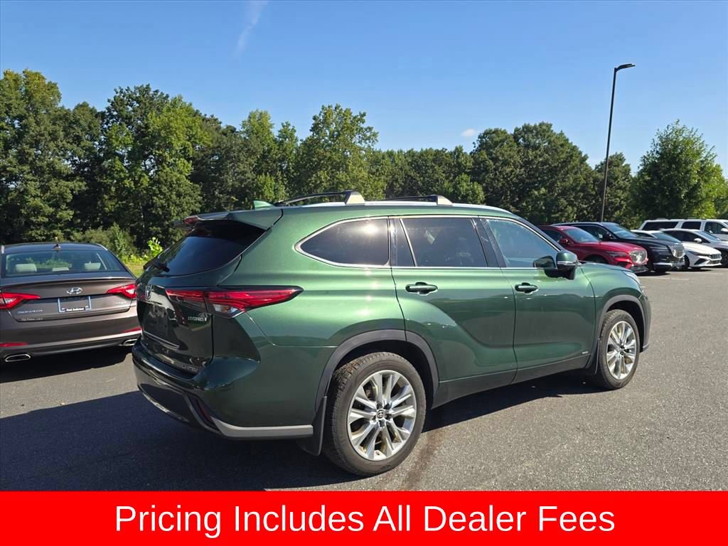 Used 2023 Toyota Highlander Limited AWD/4WD image 3