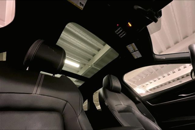 Certified 2025 Jaguar F-PACE R-Dynamic S image 30