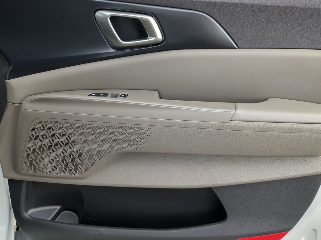 Used 2025 Kia Carnival LXS image 36