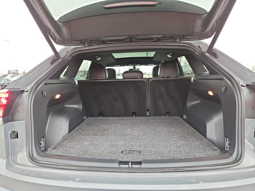 Used 2021 Volkswagen Atlas Cross Sport SE w/ Panoramic Sunroof Package image 15