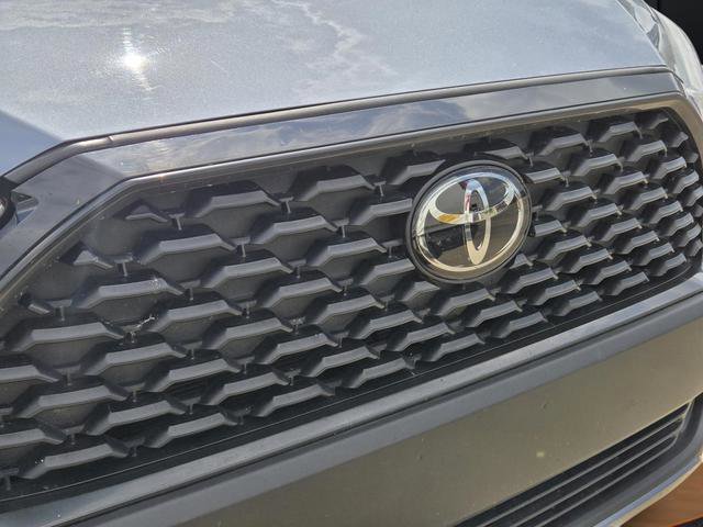 Used 2024 Toyota Corolla Cross LE FWD image 30