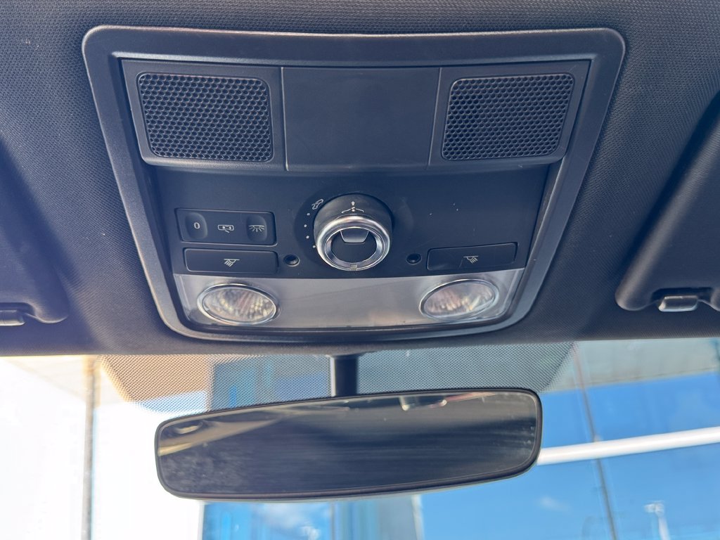 Used 2018 Volkswagen Beetle 2.0T Dune FWD image 25