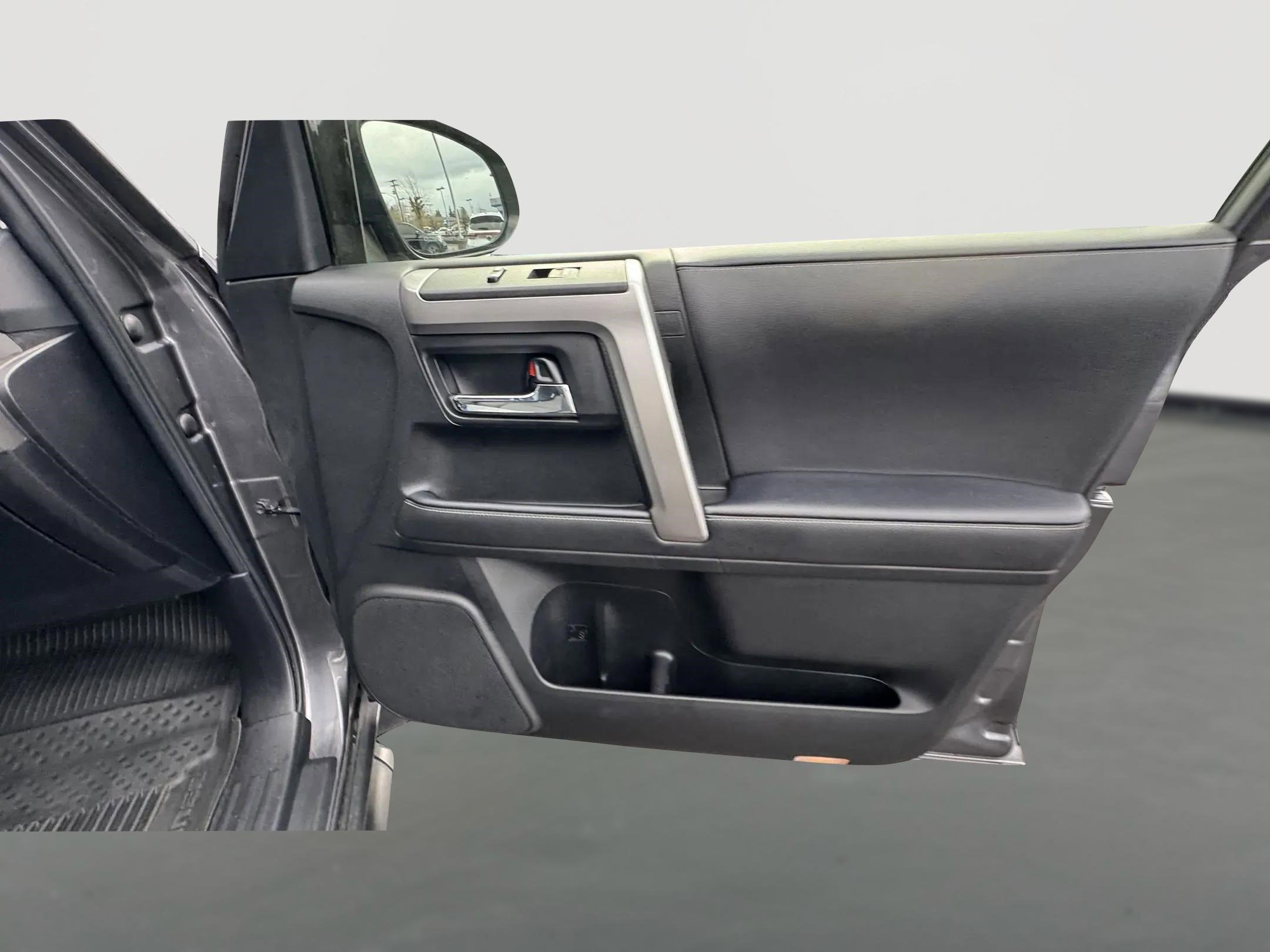 Used 2023 Toyota 4Runner SR5 Premium w/ Moonroof Package image 8