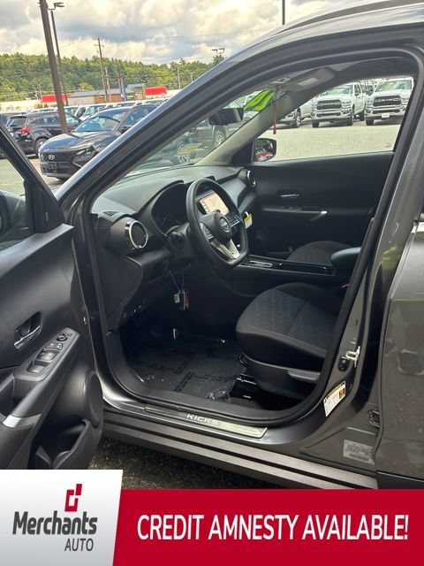 Used 2024 Nissan Kicks SV w/ Interior Electronics Package FWD image 10