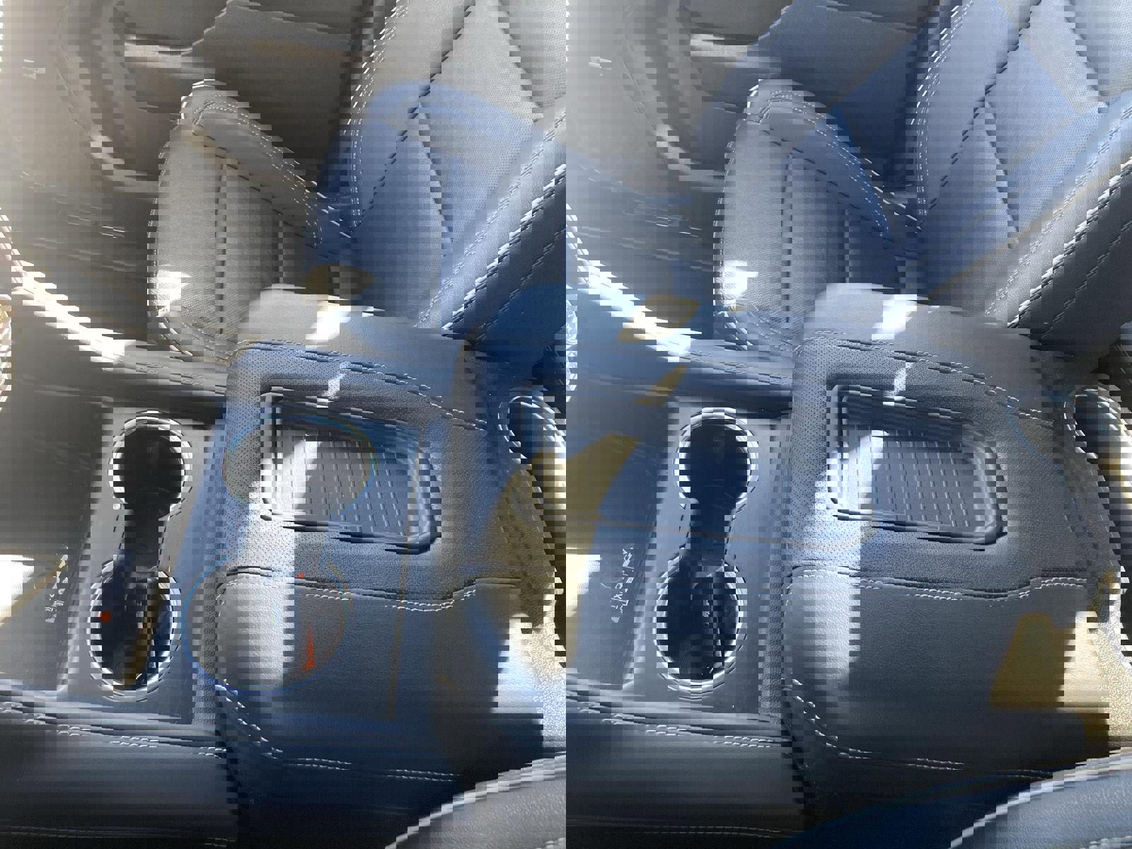 Used 2023 Chevrolet Suburban Premier image 9