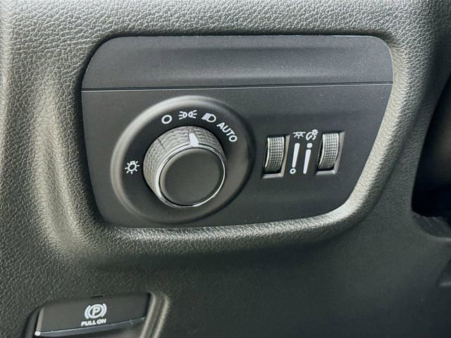 New 2025 Jeep Grand Cherokee Altitude image 10