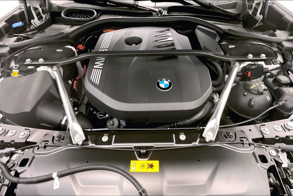 Used 2024 BMW 750e xDrive w/ Premium Package 2 image 8