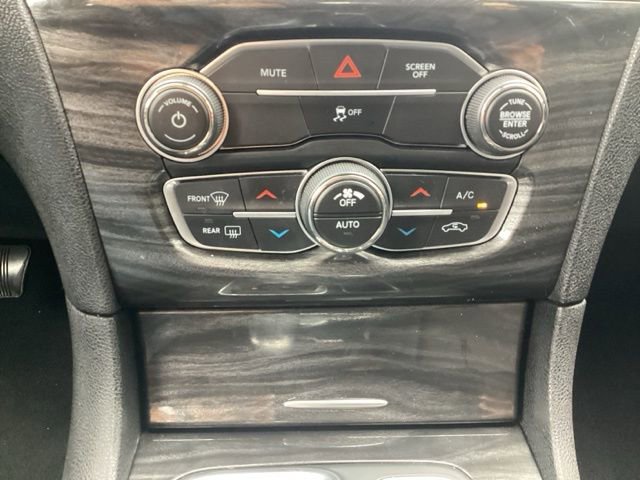 Used 2019 Chrysler 300 Touring w/ Sport Appearance Package image 18